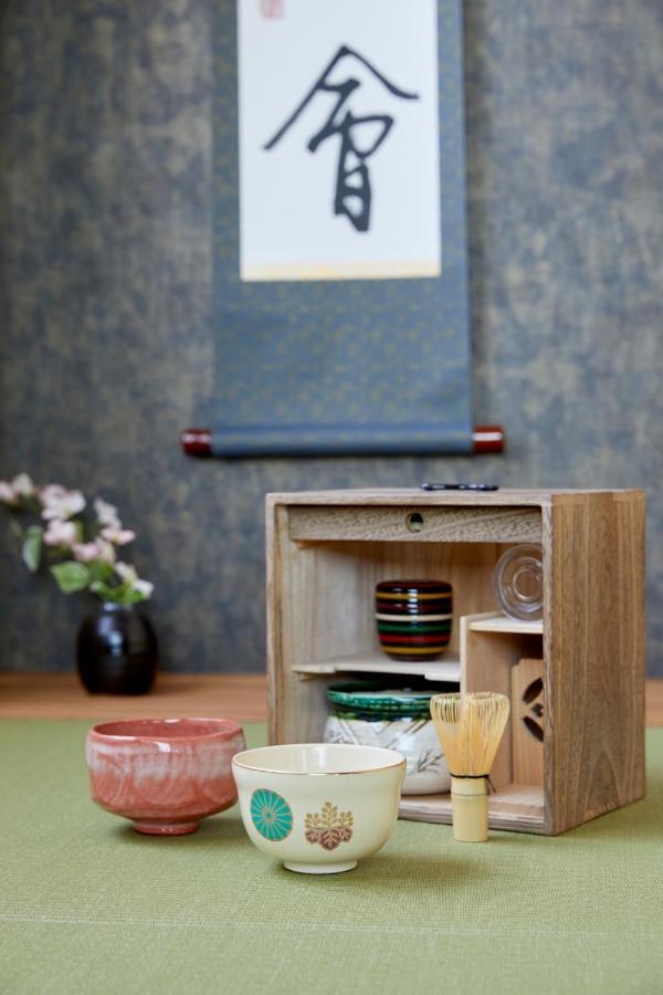 別荘 古今 天下茶屋 With A Private Parking Lot And A Half Open-air Bath And Direct To Kix
